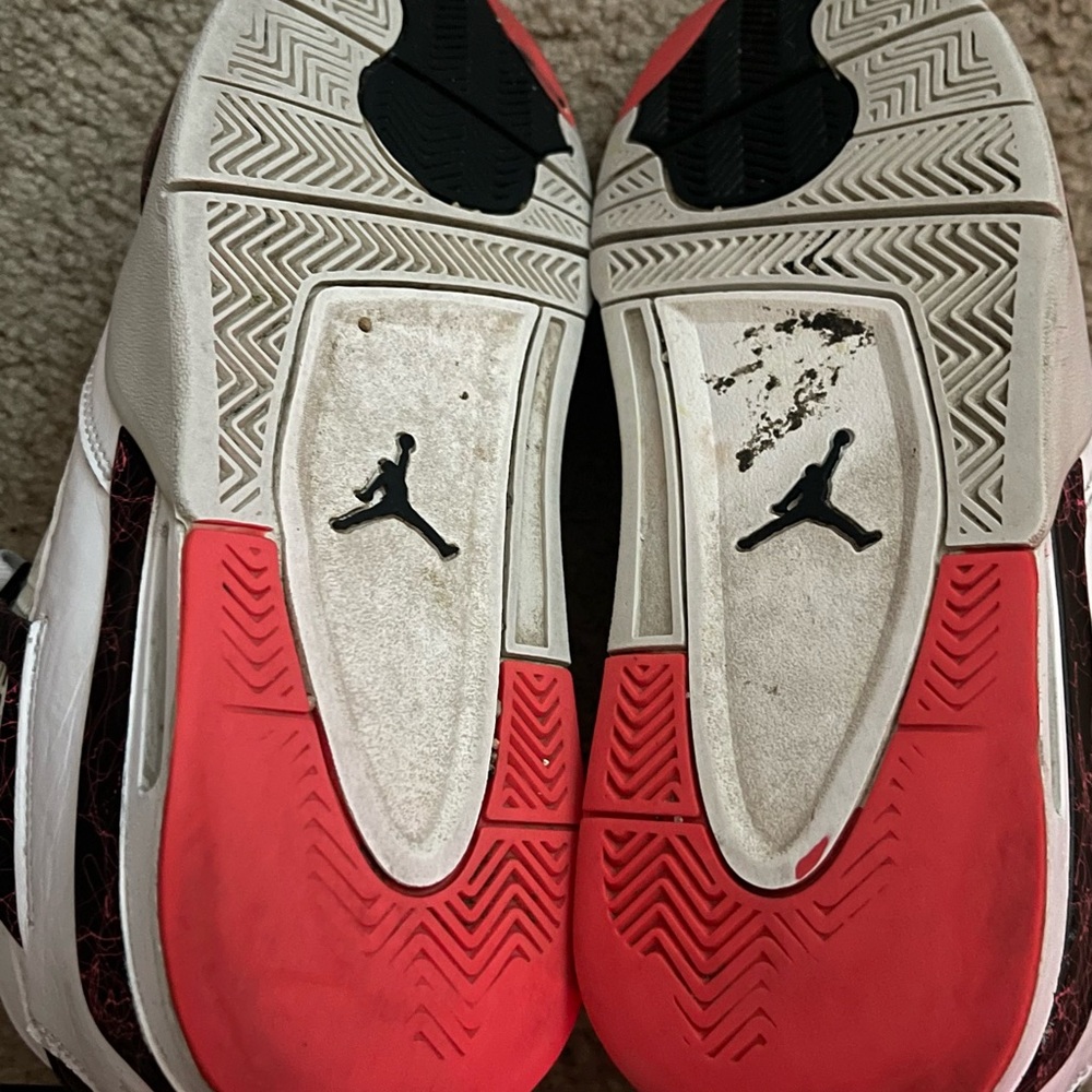 Jordan 4 - Picture 5 of 5